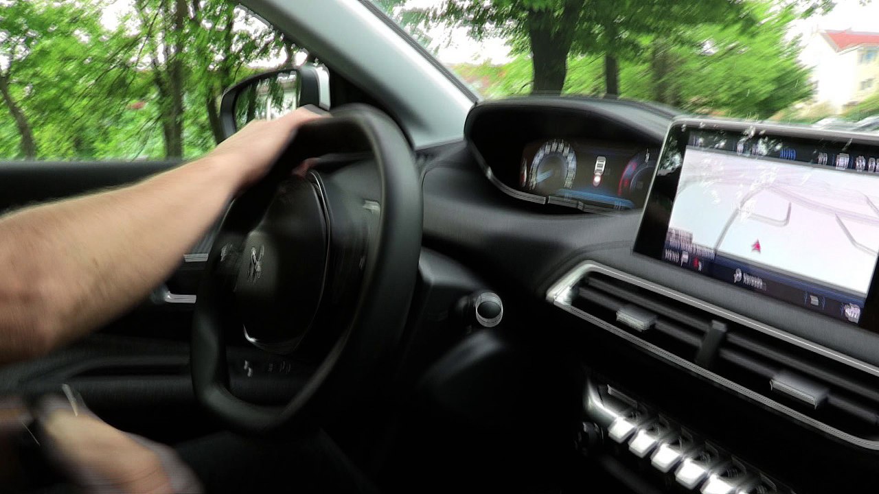 Valyi Zsolt és a  Peugeot 3008