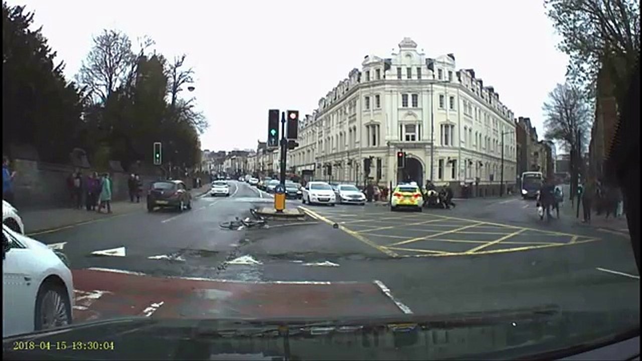Un cycliste poursuivi par la police et arrêté par des passants à Cardiff