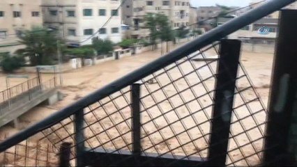 - Ürdün’de Sel Otomobilleri Sürükledi