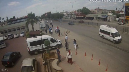 Hırsızlık şüphelisini kadın çalışanlar etkisiz hale getirdi - ADANA