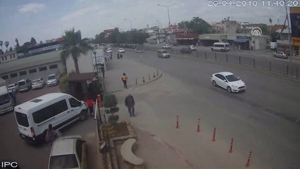 Hırsızlık Şüphelisini Kadın Çalışanlar Etkisiz Hale Getirdi