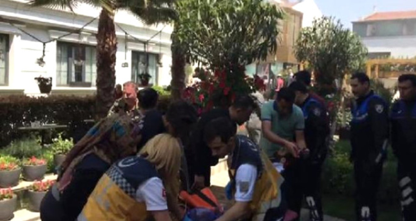 Turistlerin Uğrak Mekanı Sultanahmet'te Otel Yangını: 4 Kişi Yaralandı!