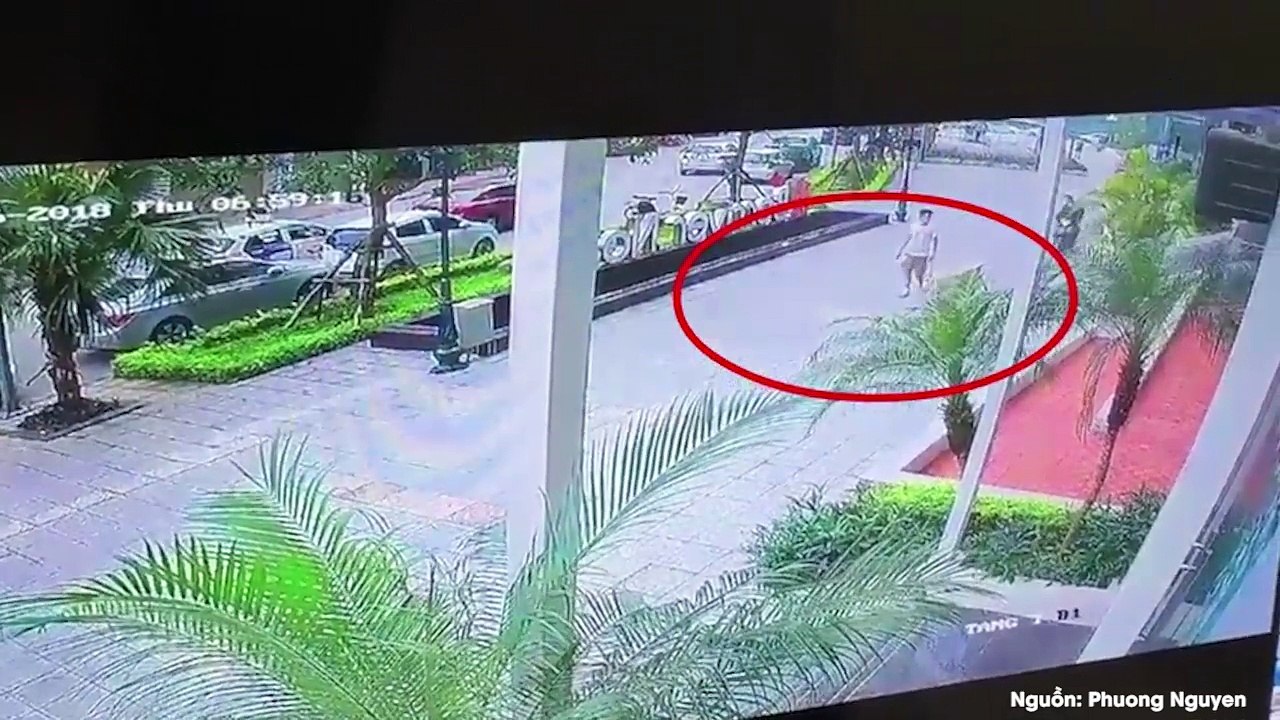 Người dân rùng mình trước cảnh trộm chó manh động dùng thòng lọng kéo lê cả chủ và chó trên đường