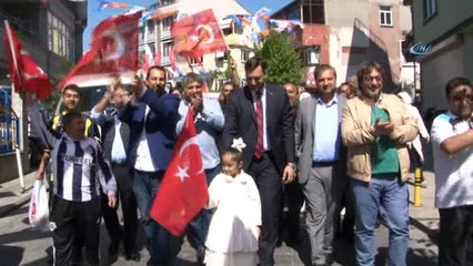 Milletvekili adayı adayı olan Roman uyruklu İbrahim Kırıcı, davul zurnayla oy istedi