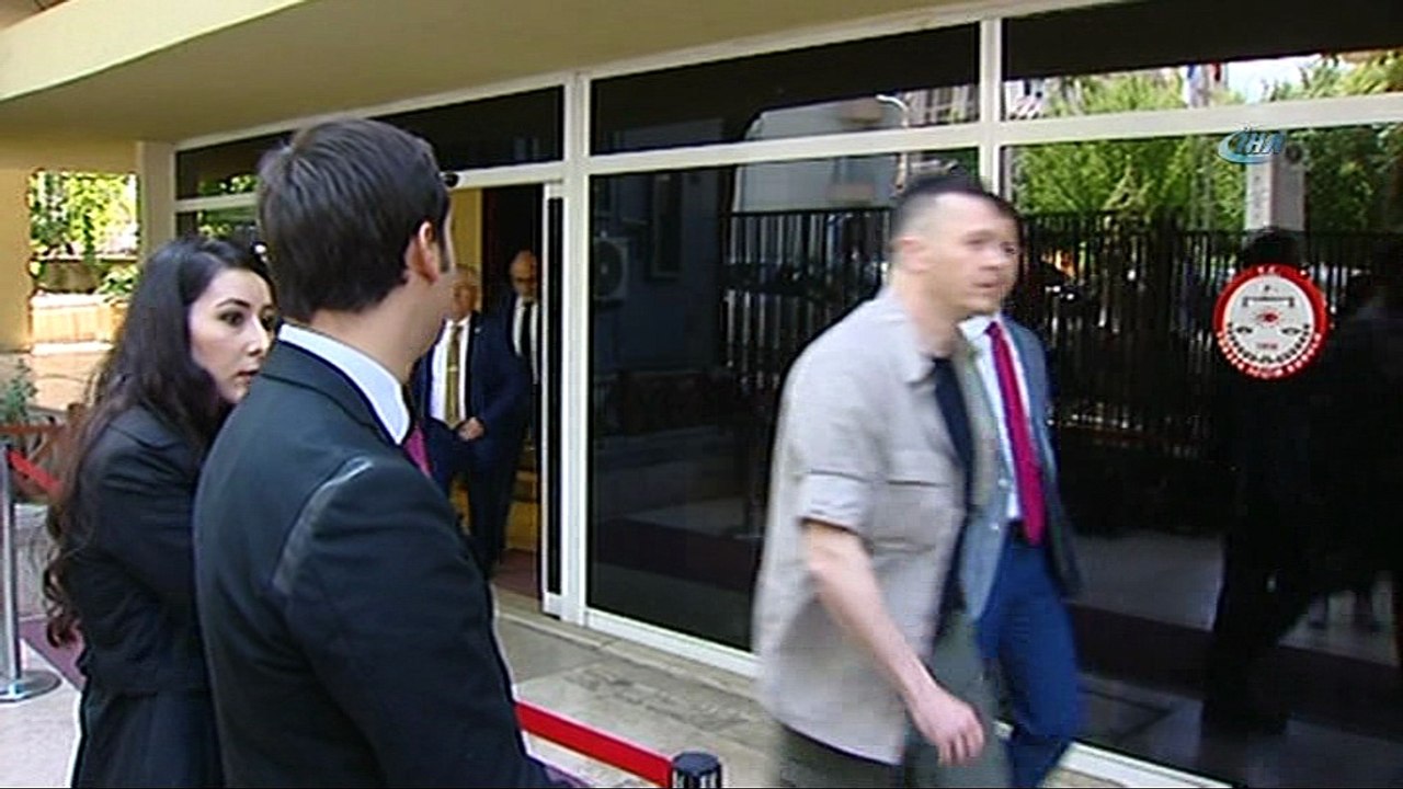 YSK Başkanı Sadi Güven, Yüksek Seçim Kurulu Genel Merkezi'nden ayrıldı