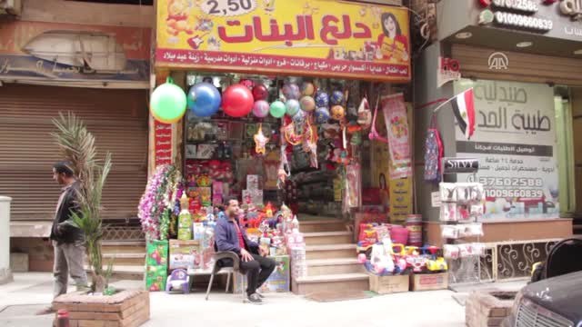 Yıldız Futbolcu Muhammed Salah Memleketinde Ramazan Fanuslarını Süslüyor - Kahire