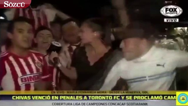 Kadın muhabir, taraftarların tacizine uğradı