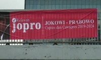 Spanduk Jokowi-Prabowo Sebagai Capres-Cawapres 2019