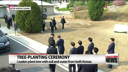 Moon and Kim engage in one-on-one talks before summit agreement signing