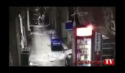 Kan donduran görüntüler! Cani koca karısının kafasını kesip çöp kutusuna attı