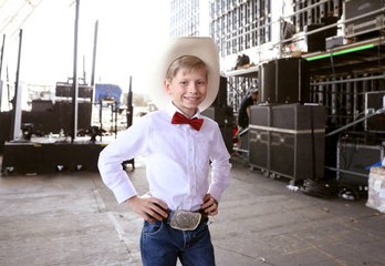 Yodeling Boy Mason Ramsey Signs With Atlantic Records, Debuts First Single