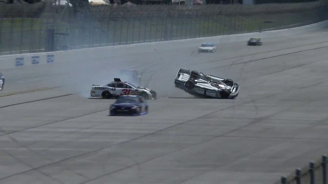 Nascar Talladega 2018 FP2  McMurray Big Crash Flips