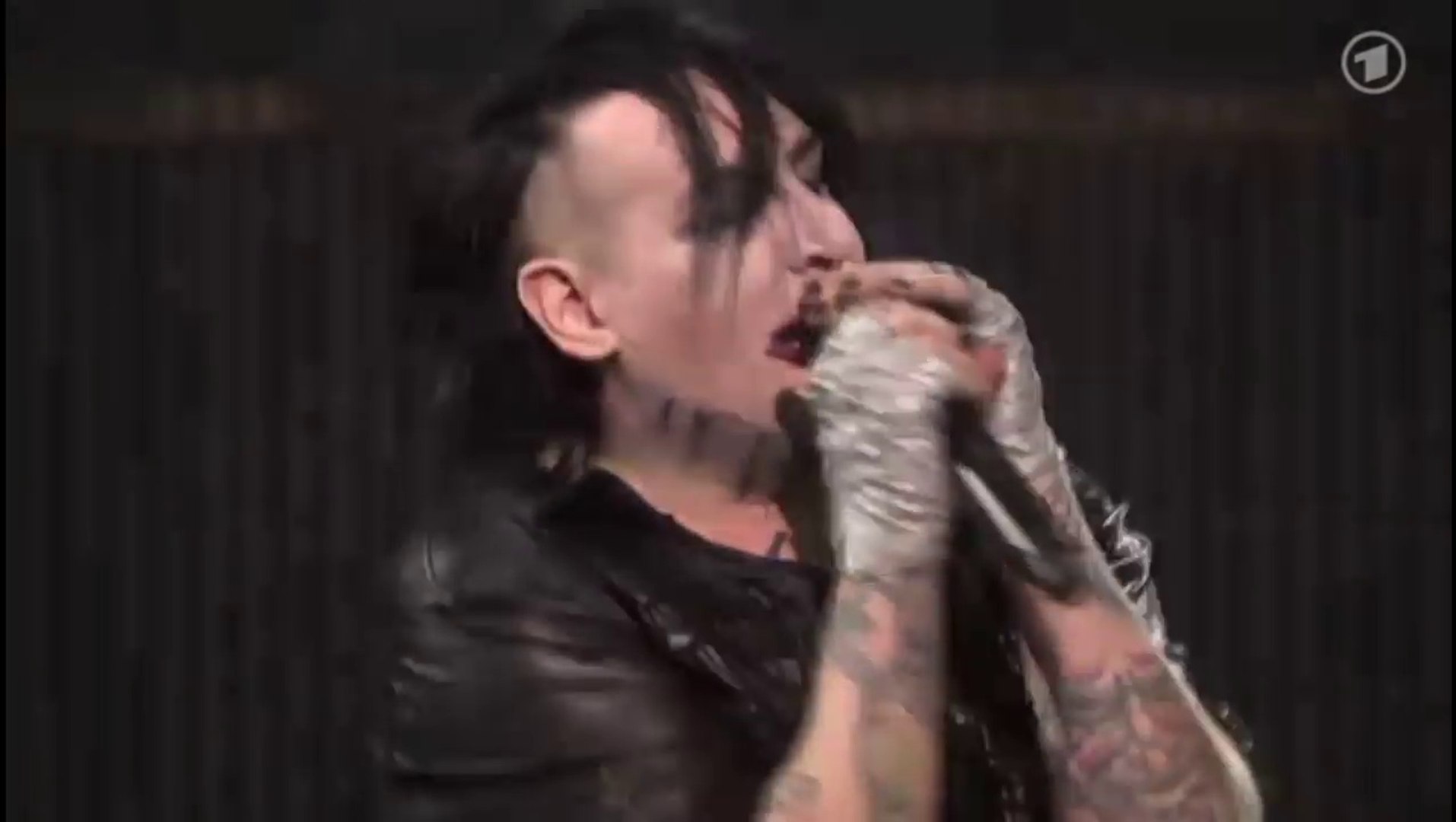 Marilyn Manson ft. Rammstein - The Beautiful People [Live ECHO Awards 2012]  - video Dailymotion