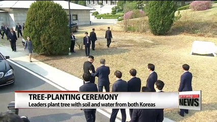Moon and Kim engage in one-on-one talks before summit agreement signing