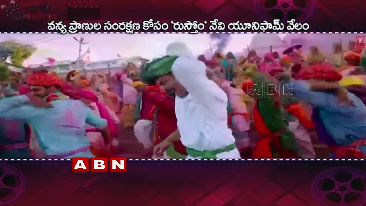 Akshay Kumar auctions his 'Rustom' uniform to raise funds