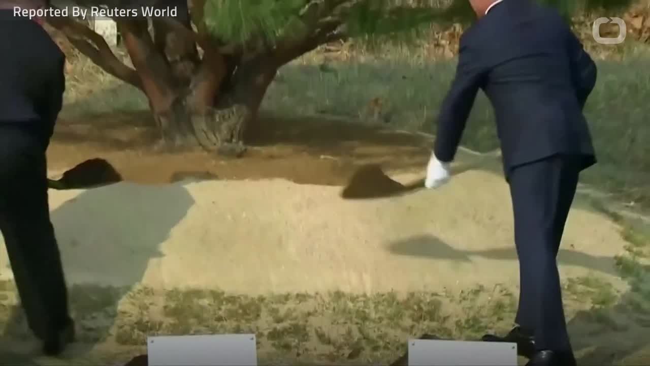 Korean Leaders Embrace for Peace Along Border