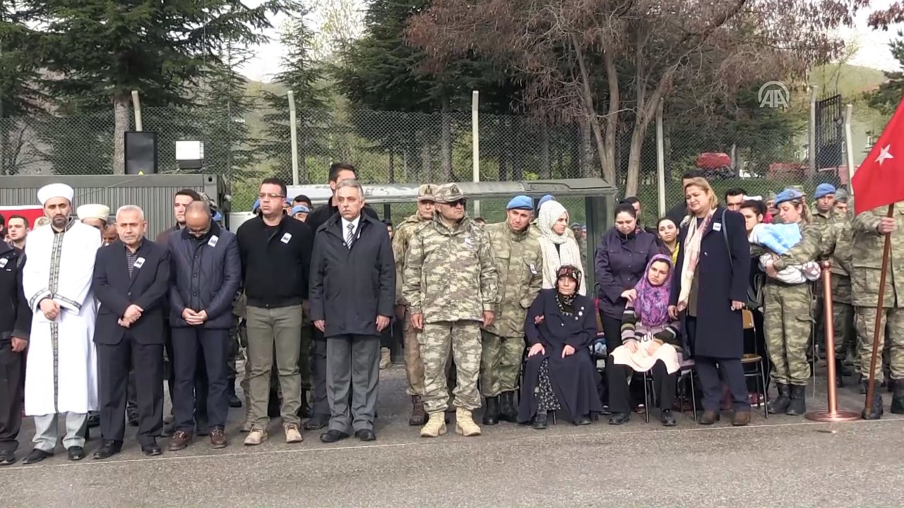 Şehit Uzman Çavuş Yorulmaz için tören düzenlendi - HAKKARİ