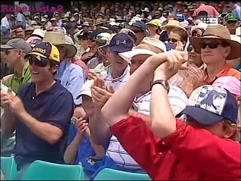 Embarrassing Shane Watson first ball in test cricket, falls on his ass