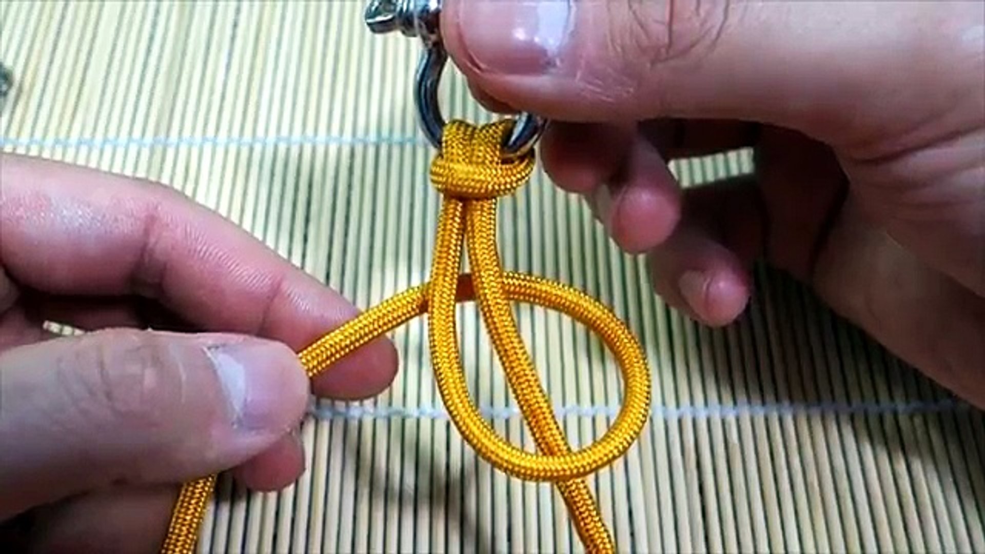 How to Make a Snake Knot Adjustable Shackle Paracord Bracelet Tutorial - 動画  Dailymotion