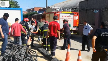 İnşaattan düşen kalasların altında kalan işçi yaralandı