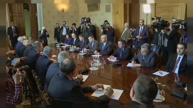 Vertice a tre a Mosca per risolvere la crisi siriana