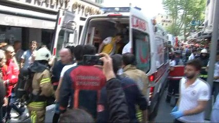 Fatih'teki Otel Yangınında Yaralanan İtfaiyeci Yaşam Mücadelesi Veriyor