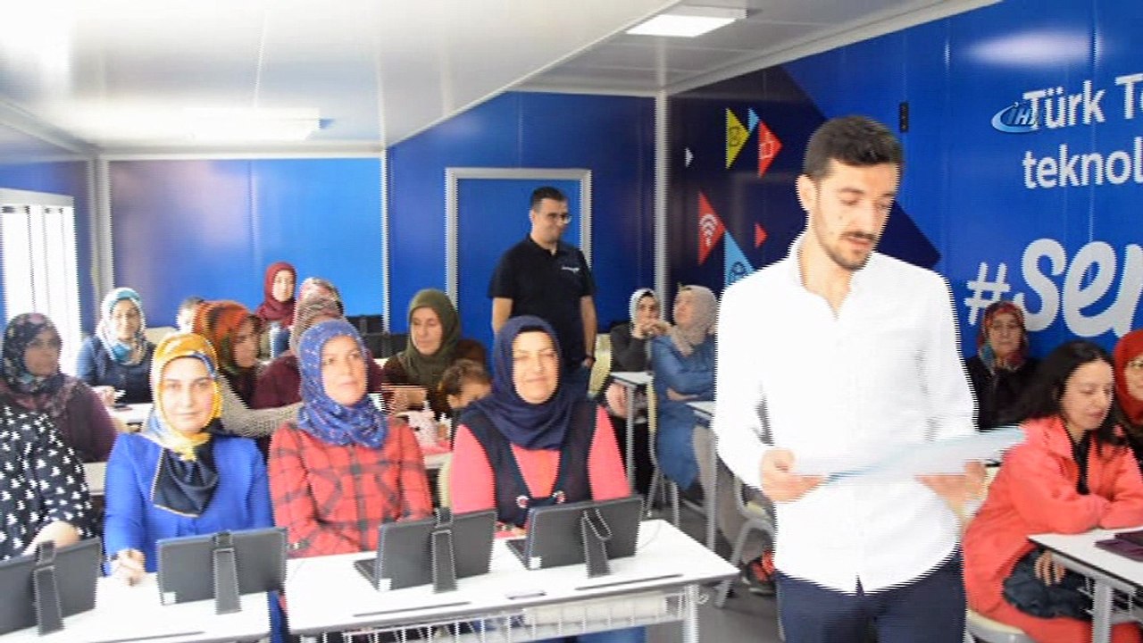 Türk Telekom, Korkutelili Kadınlara Teknoloji Eğitimi Verdi