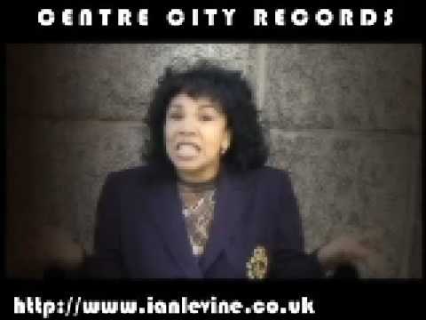 Candi Staton - Young Hearts Run Free