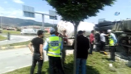 Gaziantep'te çimento yüklü kamyonun freni boşaldı: 1 ölü