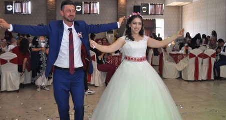Lise Öğrencileri, Genç Çifte Evlendikten 4 Yıl Sonra Düğün Yaptı