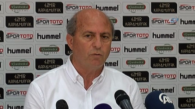 Ankaragücü futbolcularından basın toplantısında sulu kutlama