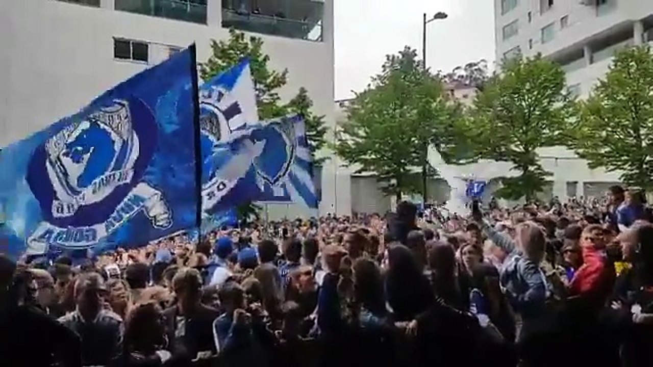 O Futebol Clube do Porto é isto. Mais uma demonstração fantástica de união entre a equipa e os adeptos.