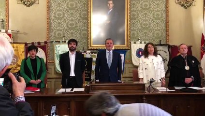 El portavoz del Ejecutivo, Méndez de Vigo, ha sido nombrado Caballero de Honor de la Orden del Volatín de Tudela