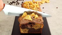 Sieht dieser Schoko-Sesam-Kuchen nicht super lecker aus??? ZUM REZEPT 