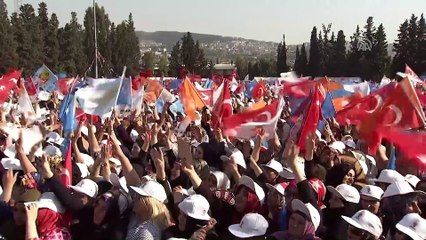 Cumhurbaşkanı Erdoğan: 'Tayyip Erdoğan'a 'diktatör' diyeceksin, kalkıp diktatörlüğün daniskasını kendin yapacaksın' - İZMİR