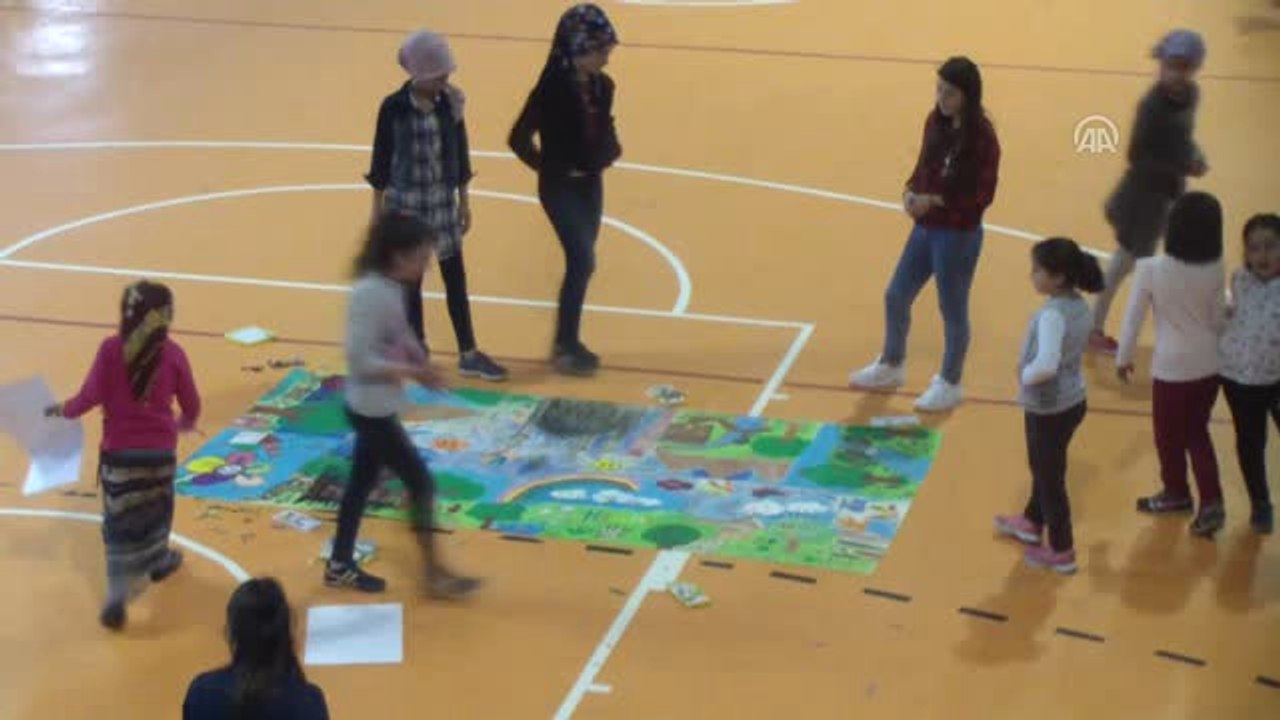 Hizan'da 200 Öğrenci Aynı Anda Resim Çizdi