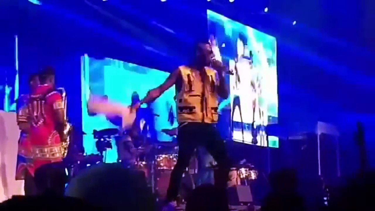 Jcole Perform With Wizkid, Davido, Tiwa Savage, Ycee and Falz at Castle Lite Unlocks Lagos Nigeria