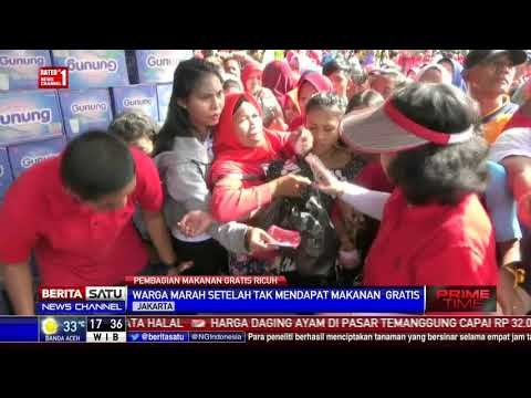 Pembagian Makanan Ringan Gratis di Monas Ricuh