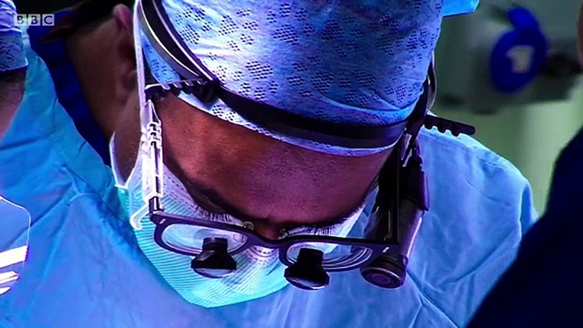 Surgeons At The Edge Of Life S01e01 Video Dailymotion