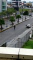 (VIDEO)  Policía realizó detonación controlada de explosivos en Santo Domingo, donde hubo una alerta de bomba en zona cercana a hospital y centro comercial. ►
