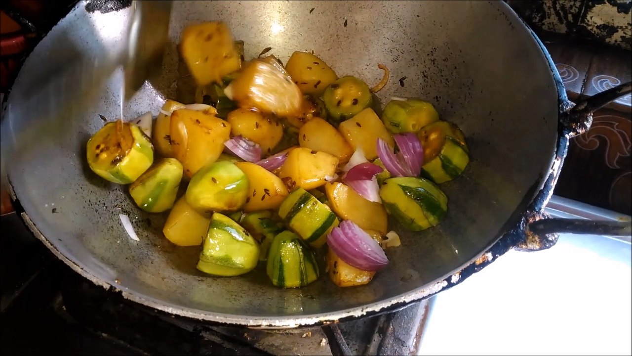 Aloo potoler torkari | potol alur dom | aloo potoler dom | পটল আলুর দম | আলু পটলের তরকারি । পটল আলুর দম | aloo potoler dom | potoler torkari | alu potol । আলু পটল । potol alu | how to cook potol aloor torkari | how to make potato parwal curry | Parwal alu