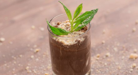 طريقة عمل كاسات بودينج الشوكولاته بالنعناع