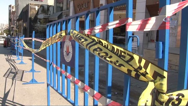 Kağıthane'de binadan düşen sıva parçaları biri ağır, iki kişiyi yaraladı- Kağıthane'de dehşet anları kamerada