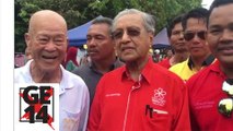 Tun Mahathir meets Langkawi locals