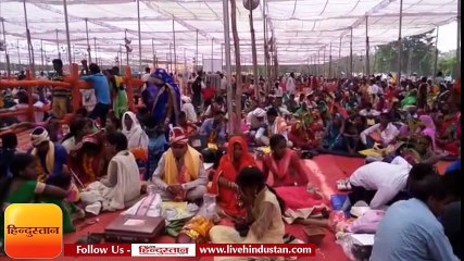 सीएम योगी गोरखपुर पहुंचे, नवविवाहितों को आशीर्वाद दिया