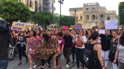 Les Espagnols sont dans la rue après un jugement disculpant la "meute" de viol