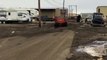 Drift raté en bulldozer : il s'éclate dans un pylône électrique