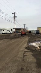 Drift raté en bulldozer : il s'éclate dans un pylône électrique