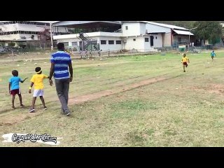 Minik Atletin Bayrak Yarışında Ters Yöne Koşması