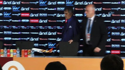 Şenol Güneş: “Birçok değerin anlamını yitirdiğini düşünüyorum”